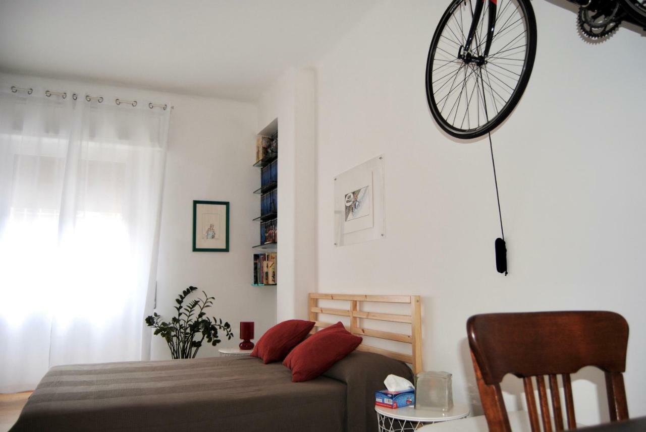 Famiglia Poggi, The Flying Hippo Apartment Рим Екстериор снимка